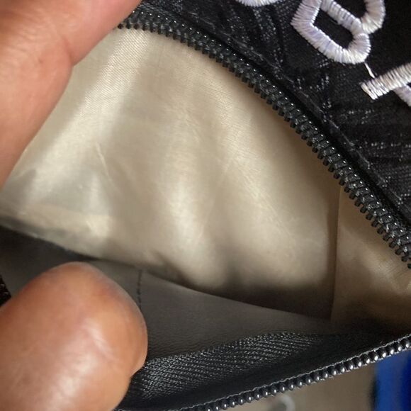 Aruba Vacation Crossbody Bag - Picture 5 of 9